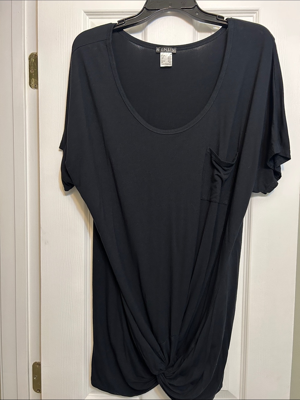 VENUS Black Scoop Neck Twist-Front Pocket Tee